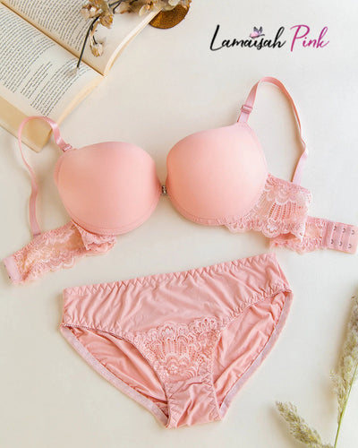 Lacy Bra Set alternate view